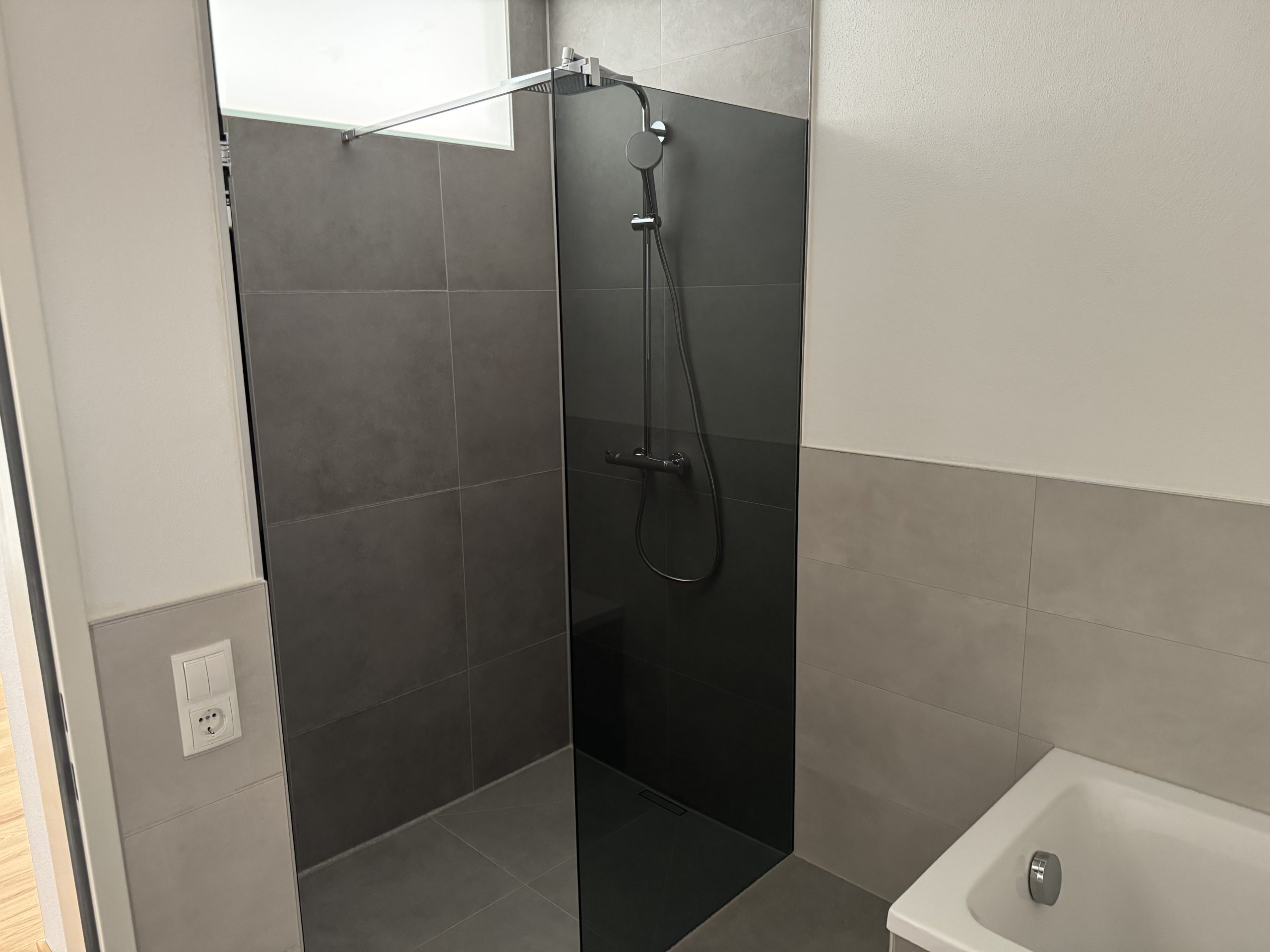 Modernes Badezimmer
